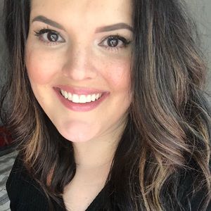 Meet your Posher, Emily